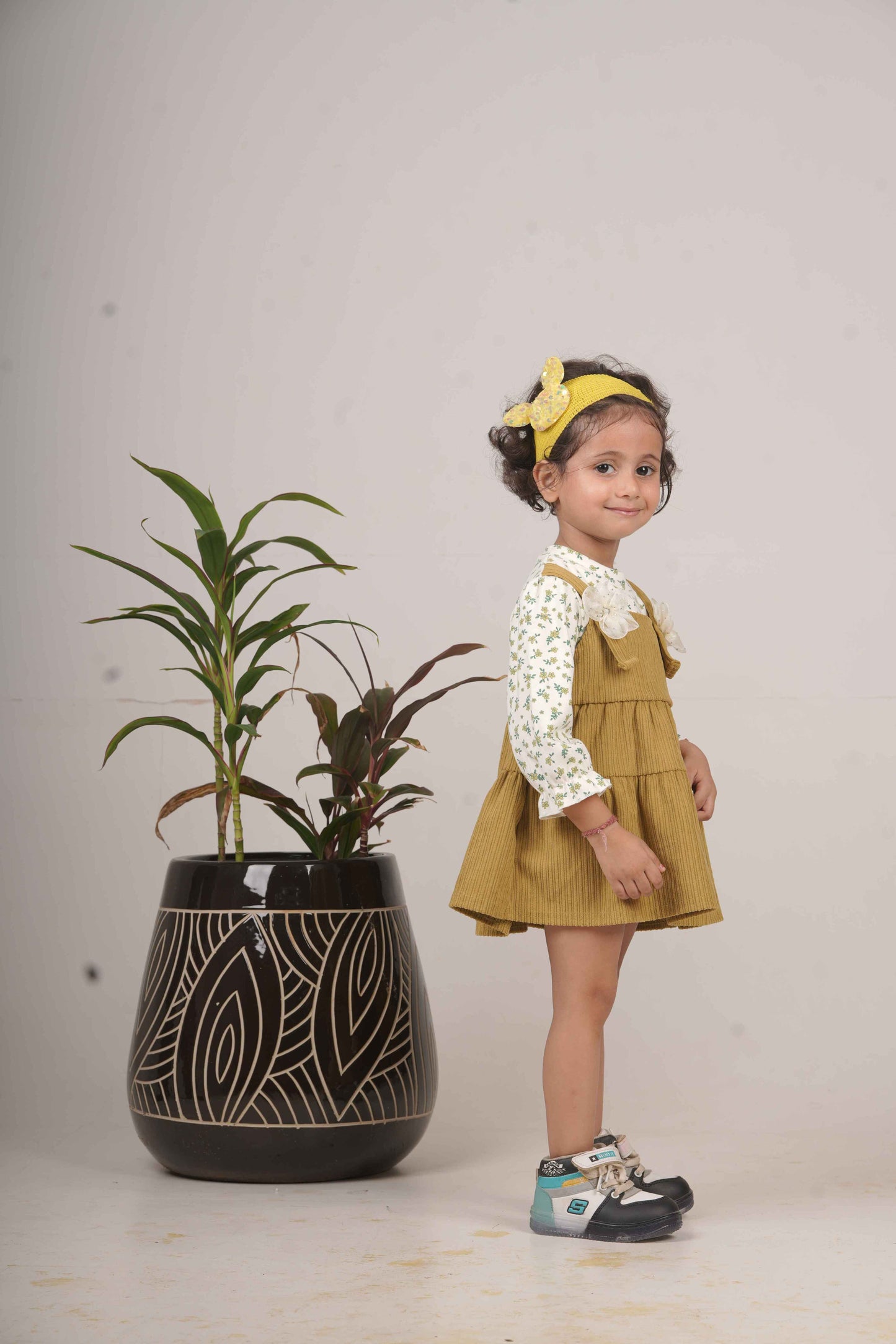 Girls’ Mehandi Green Frock – Stylish Party & Casual Wear Dress