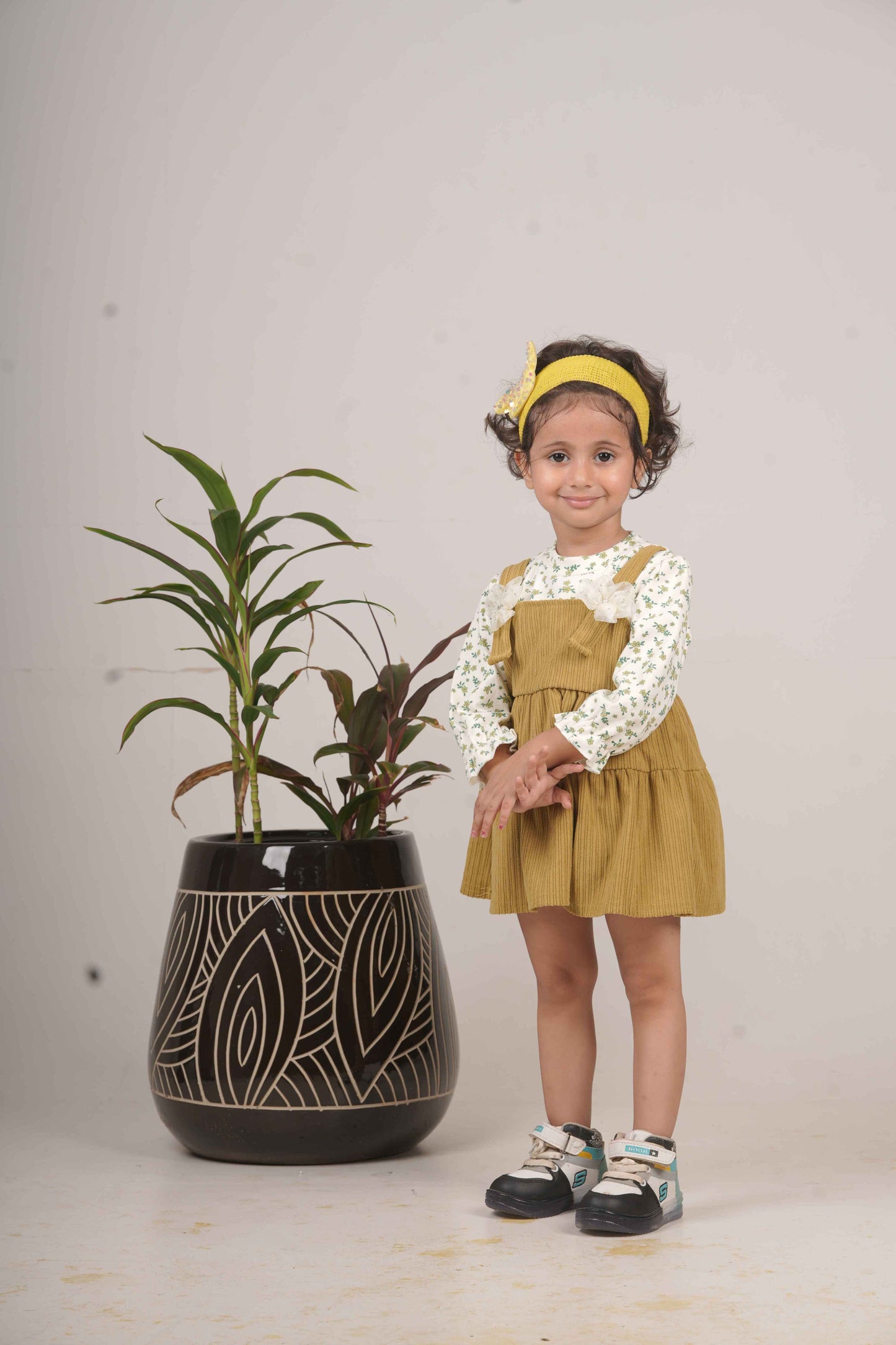 Girls’ Mehandi Green Frock – Stylish Party & Casual Wear Dress